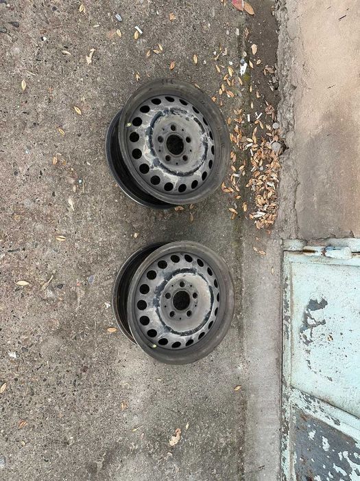 Железные диски для автомобиля