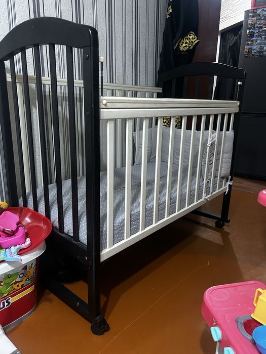 Продам детскую кроватку