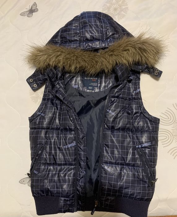 Детски елек Reserved