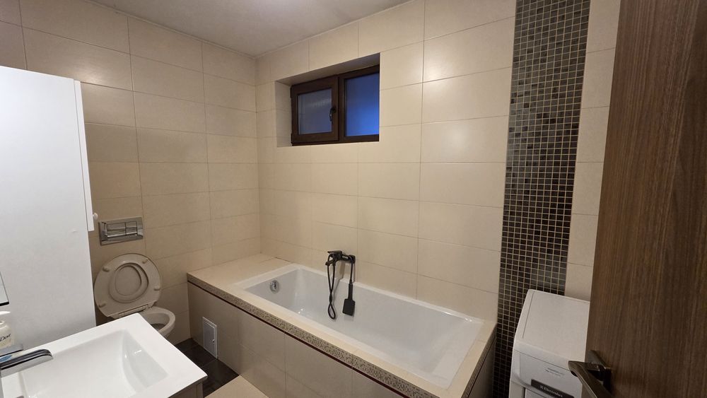 Închiriez duplex 800 EUR Floresti zona Cetatii