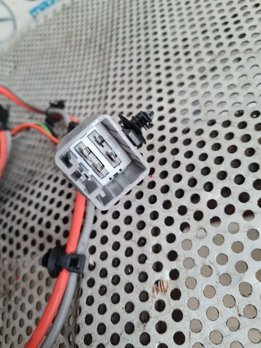 Invertor Curent Ford Kuga 2 II 12-230 Volti Cod GJ5T-19G317-BB  - Dezmembrari Arad