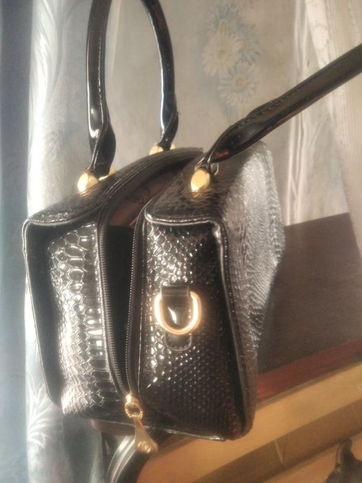 Продам женскую сумку