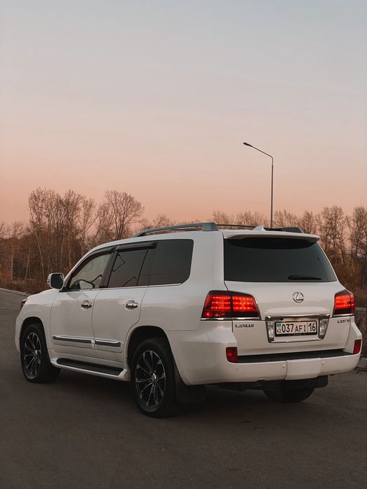 Услуги аренды автомобилей VIP-класса с водителем