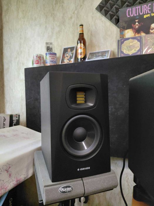 Активни студийни тонколони Adam Audio T5V