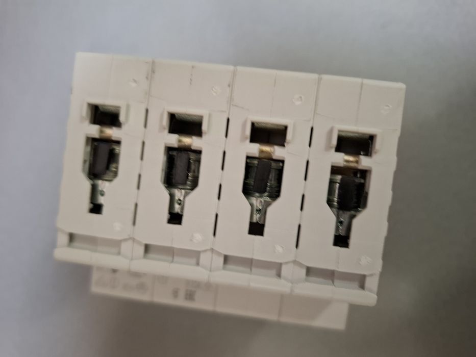 Продается автомат ABB 63 ампер 4 полюсный