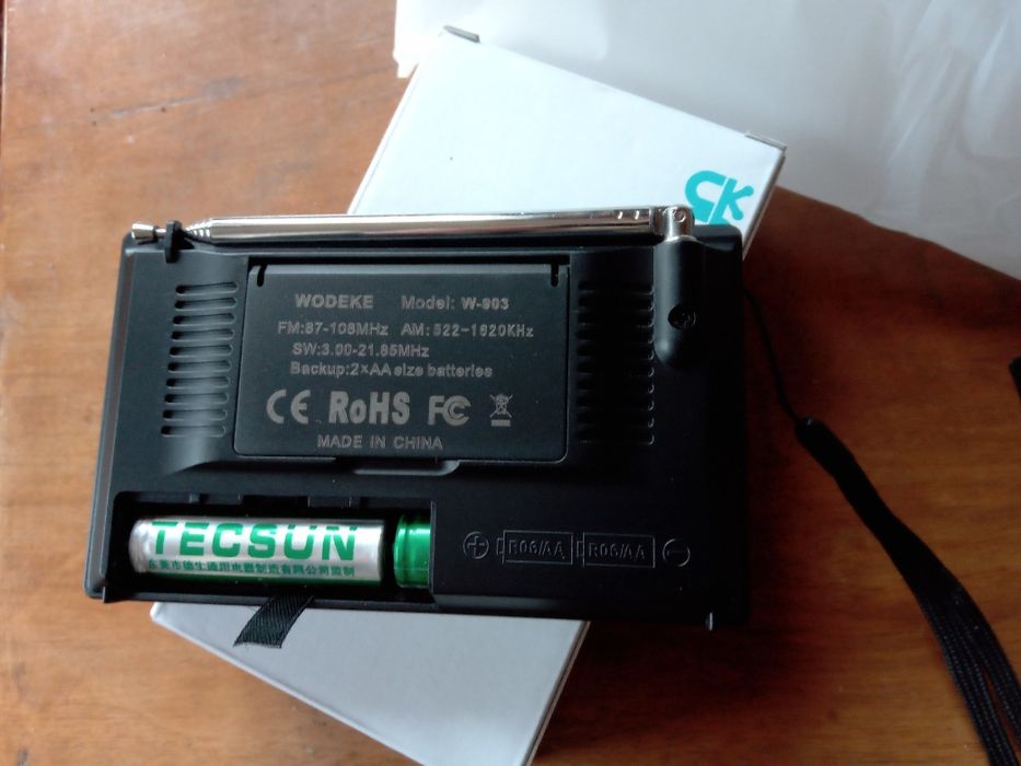 Портативно , джобно малко радио wodeke-903