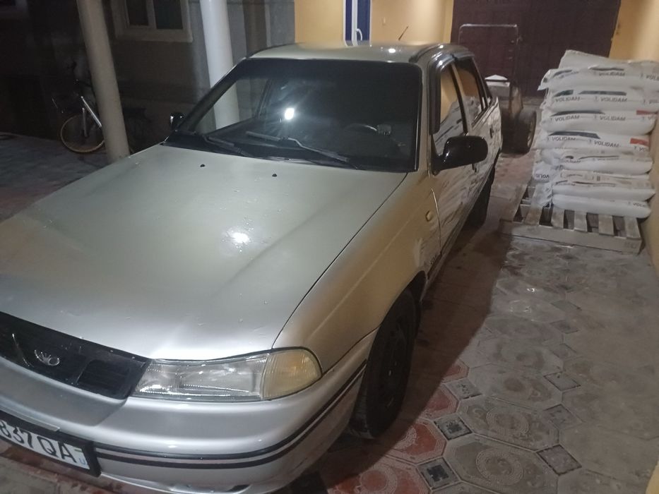 Nexia 1 sotiladi yili 2002 rangi metalika balon 80%