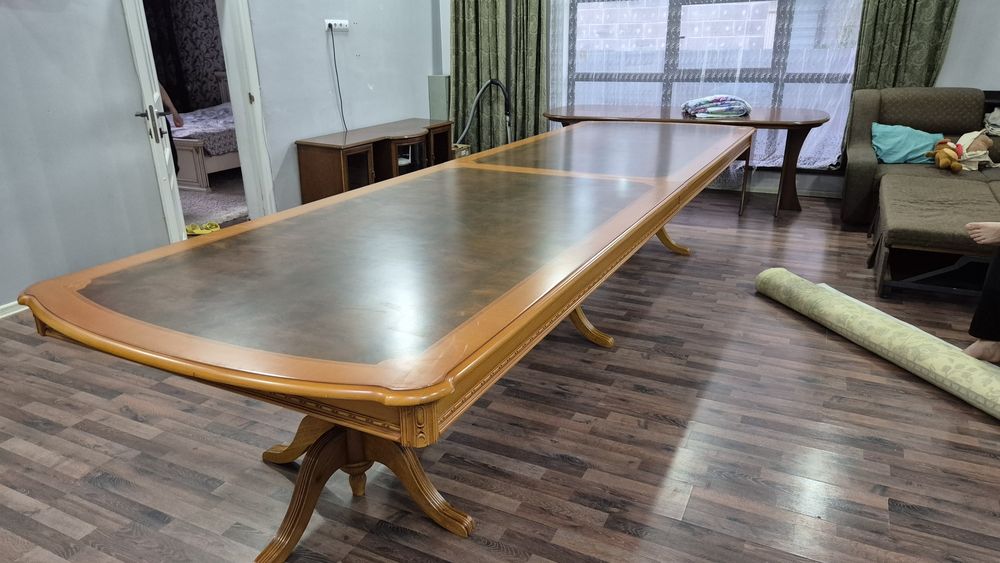 Стол 4м. Гостинный