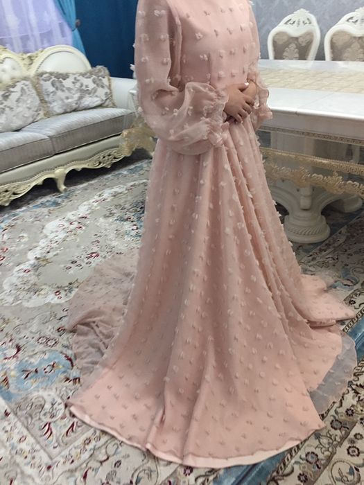 Платья вечерние