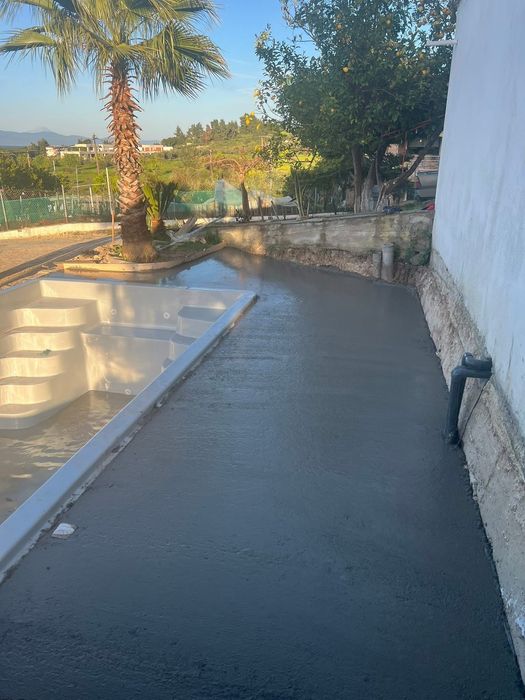 Заливане на бетон, фундаменти плочи и други бетони в цялата страна.