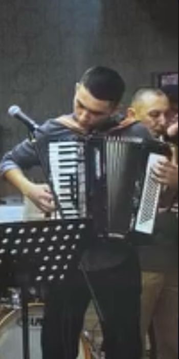 Продается Аккордеон Weltmeister stella