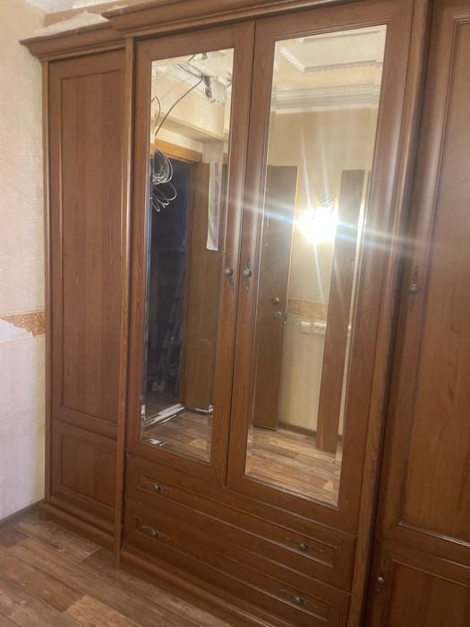 Продаю спальный гарнитур , б/у.