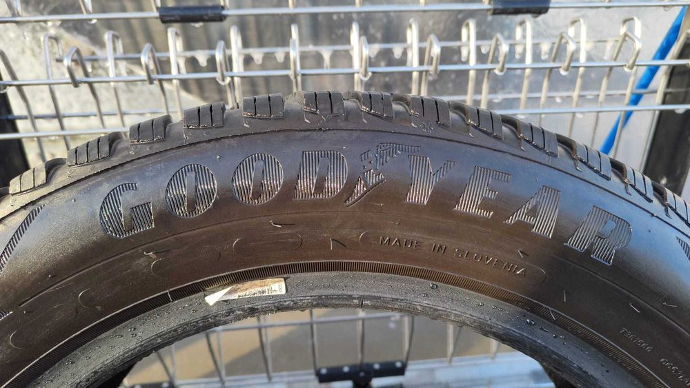 set 4 anvelope de iarna goodyear 205 /55 / R16