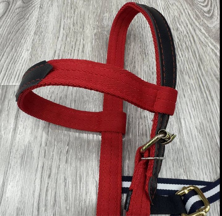 Продам новую уздечку