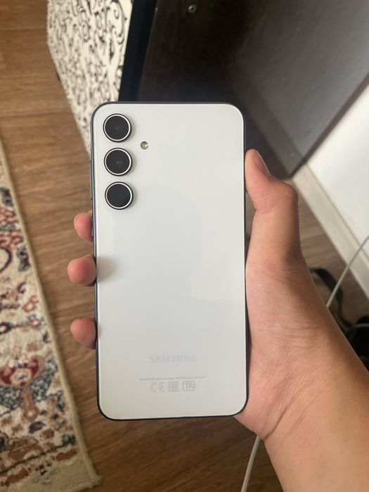 Samsung a35 срочно продам