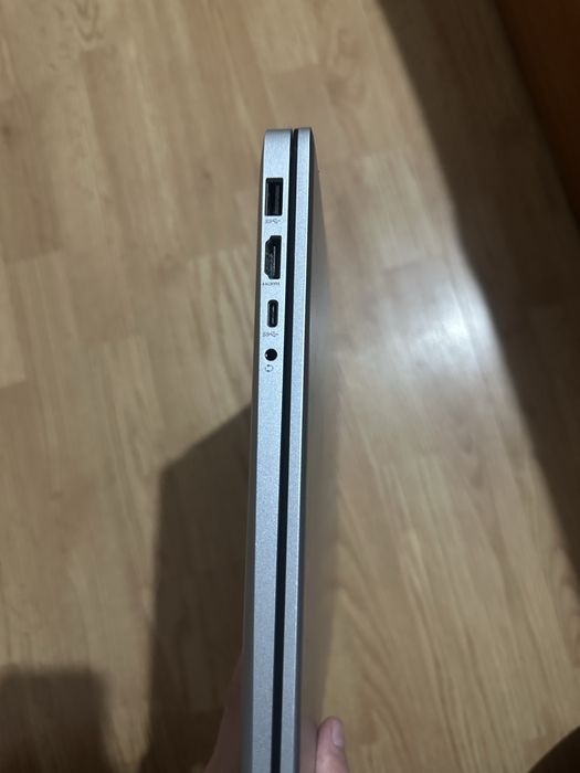 Vand laptop hp i7