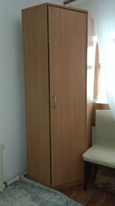 Продам угловой шкаф