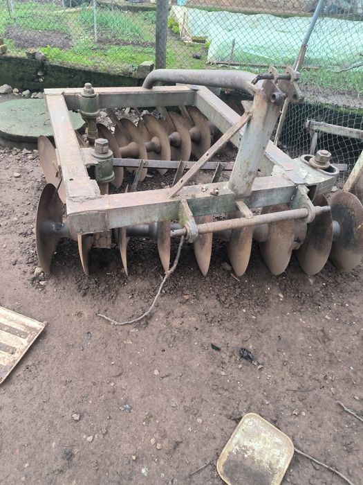 Трактор ЮМЗ с инвентар