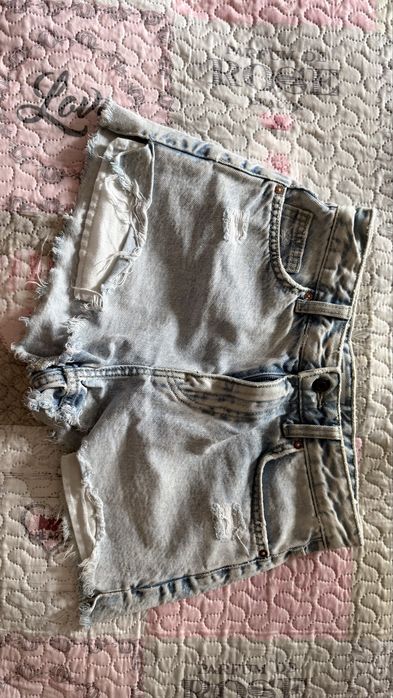 Къси панталнки от Bershka