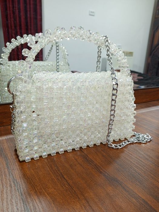 Qoʻlda toʻqilgan munchoq sumka