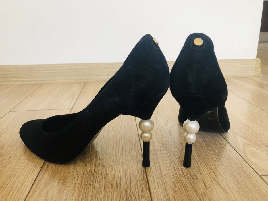 Обувки Guess и Cospoparis от естествен набук