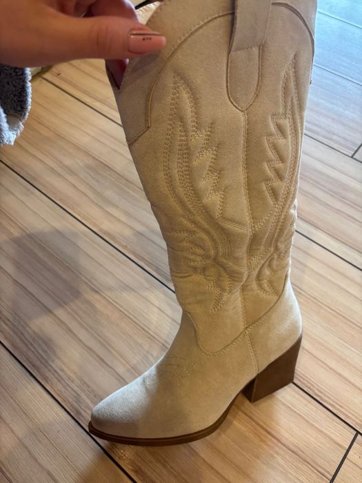 Каубойски нови ботуши