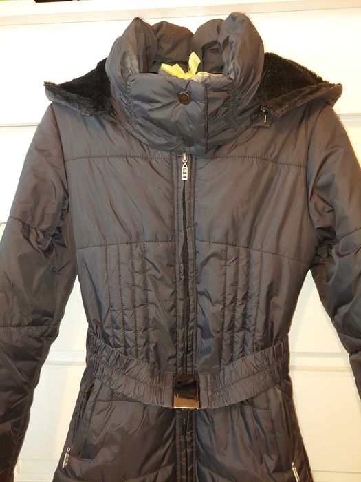 Geaca cambrata, gluga,imblanita,linii maro laterale TRANSPORT GRATUIT