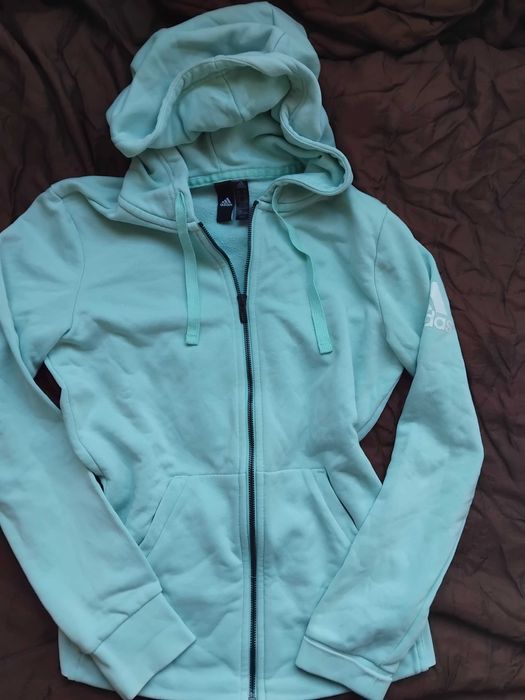 Adidas 100% оригинален дамски суичър