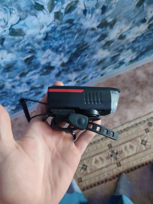 Фонарик с пищялкой