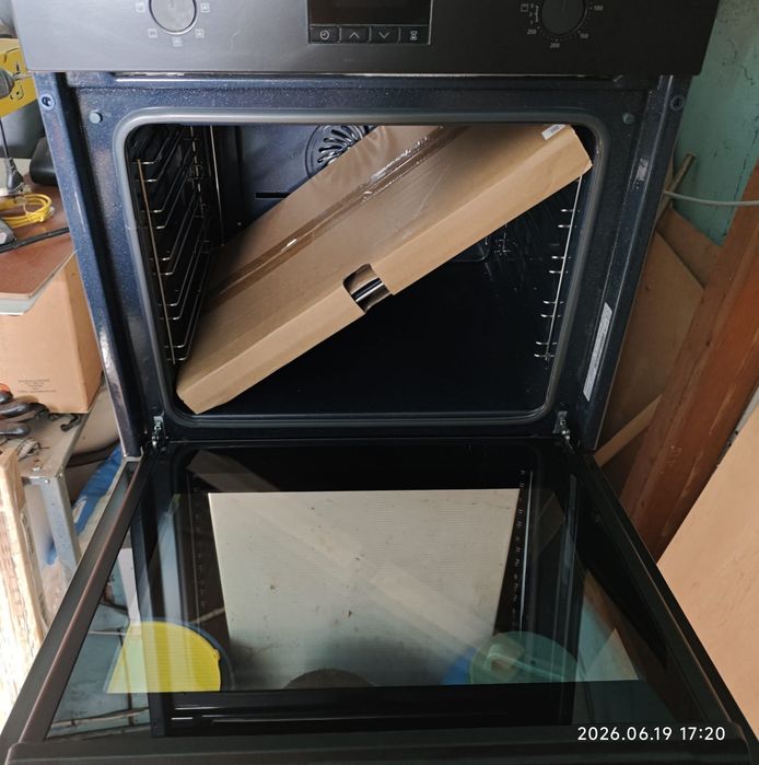 Дух. шкаф Samsung NV68A1110BB/WT