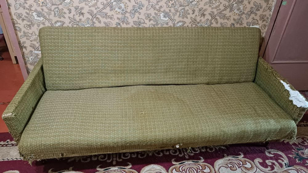 Раскладной диван на пружинах, мягкий