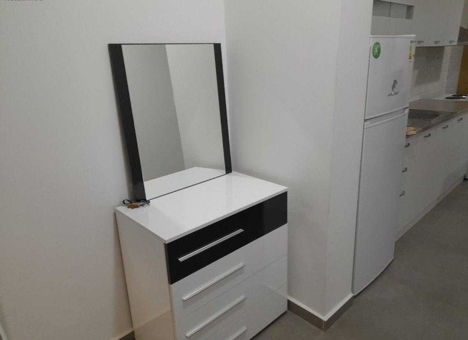 Дава се под наем Двустаен апартамент в Бургас, Славейков - 63 кв.м за 229.5 € - Снимка #3