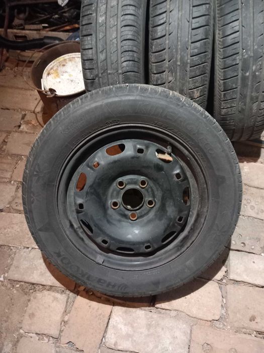185/60/14 летни гуми с джанти