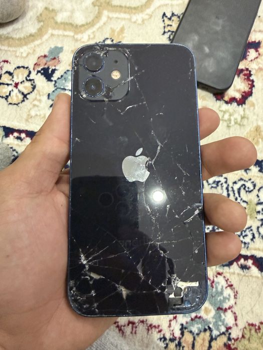 Продам айфон 12 128 гб