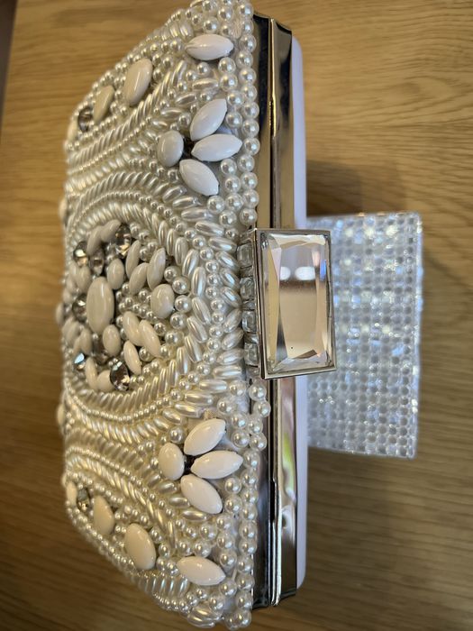 Чанта клъч за официален повод с мънисти