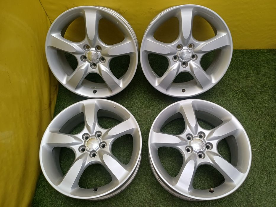 Диски R17 5x100 на Subaru.