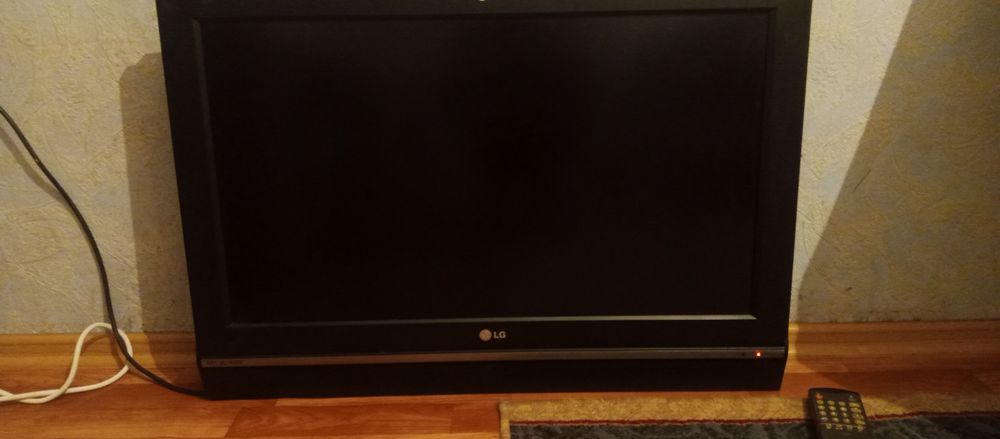 Продам Телевизор LG32LE2R