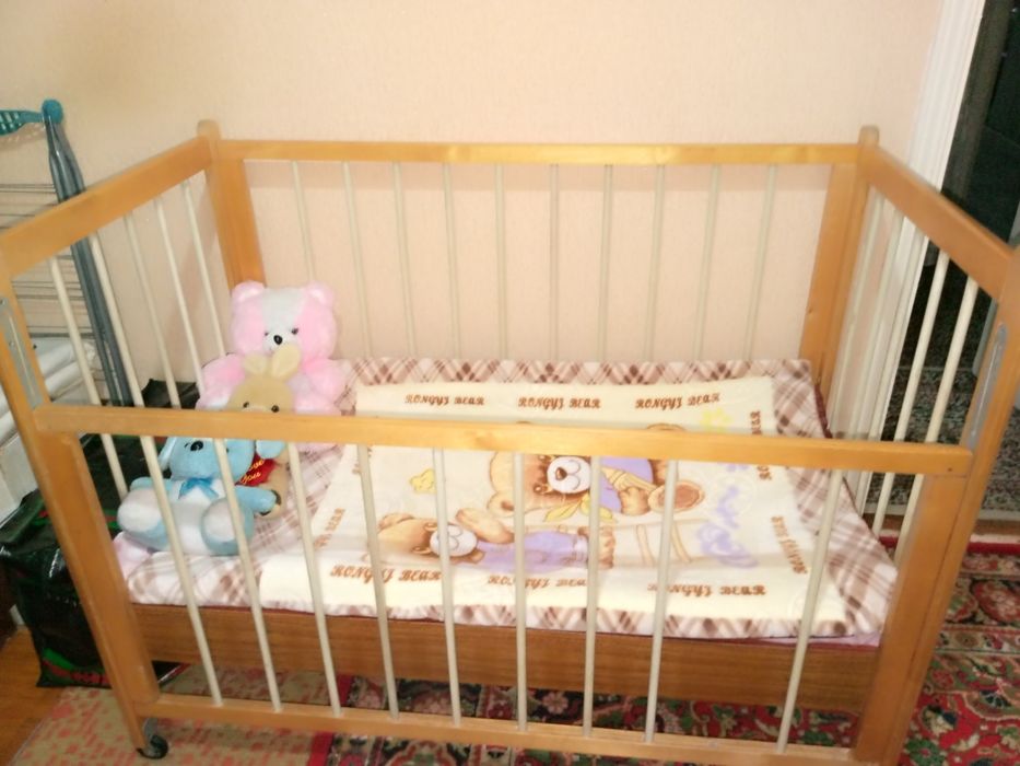 Bolalar krovati sifatli