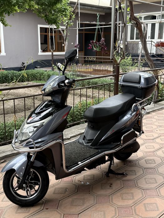 Skuter sotiladi 6 ta batarea