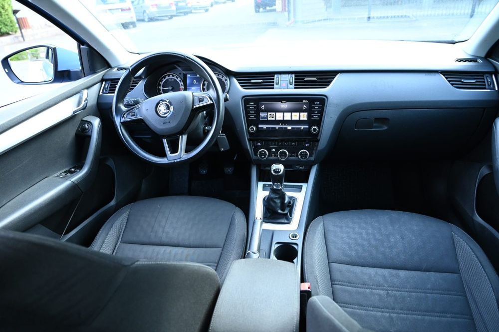 Skoda Octavia 2020 | 2.0 TDI Manual | Rate AVANS O | Buy-Back