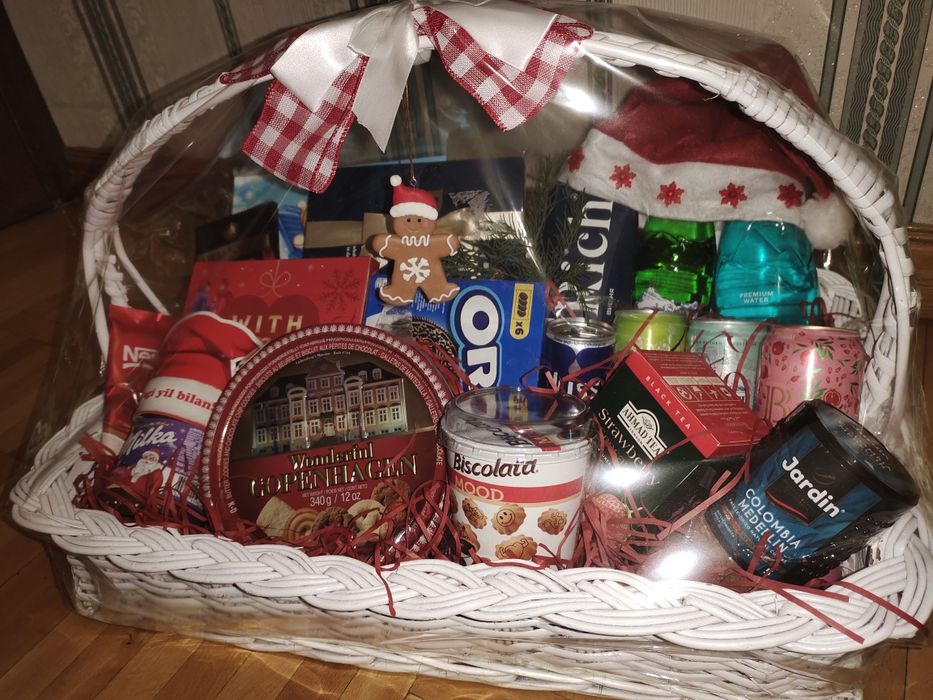 Сават подарок корзина подарочный люкс шоколоды печенье конфеты напитки