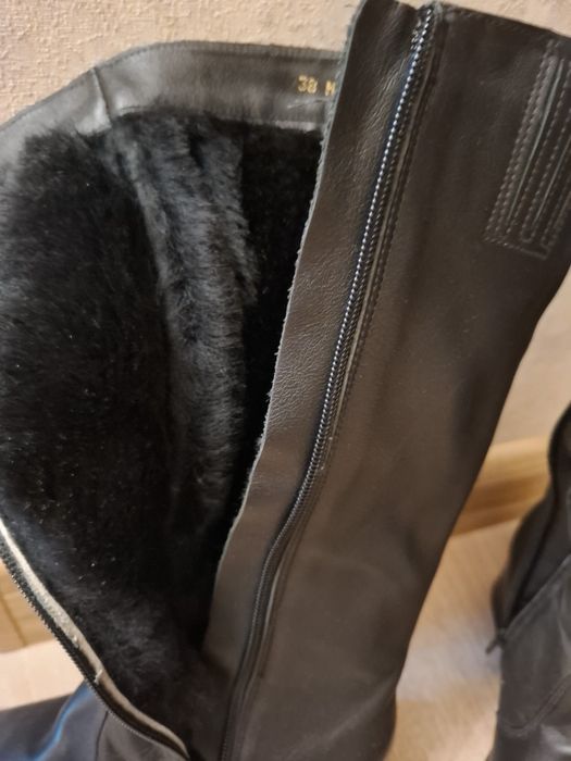 Продам женские сапожки