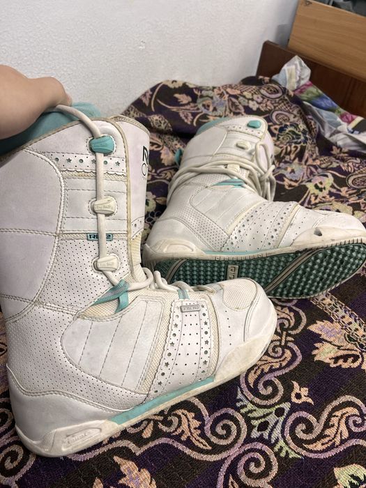 Продается сноуборд с ботинкой!