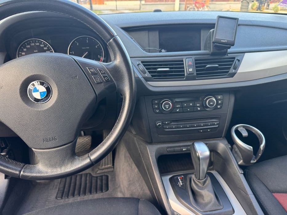 BMW X1 2011 — imagine 5