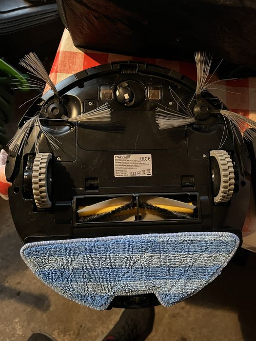 Прахусмукачка робот ROVUS