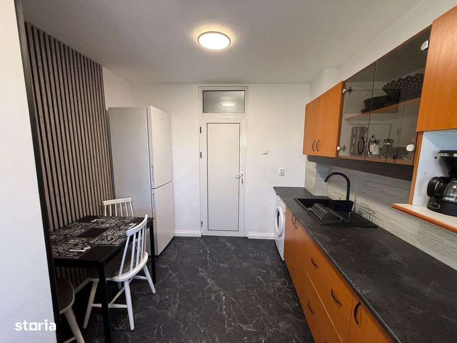 Dau in chirie apartament 3 camere Zorilor