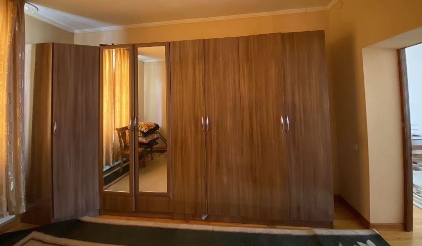 Продается шкаф семи дверный