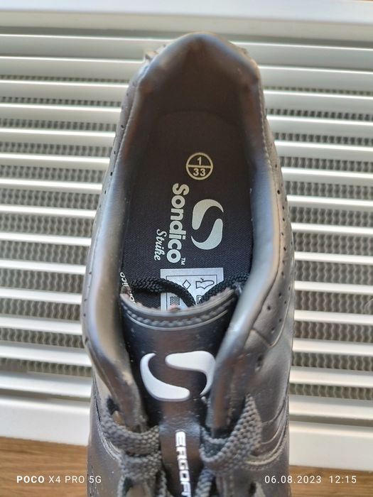 Футбольные бутсы