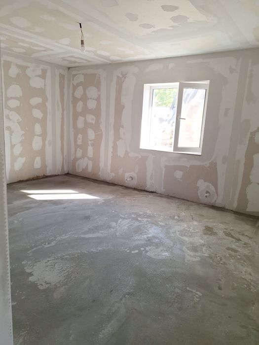 Execut lucrari de amenajari interioare si exterioare