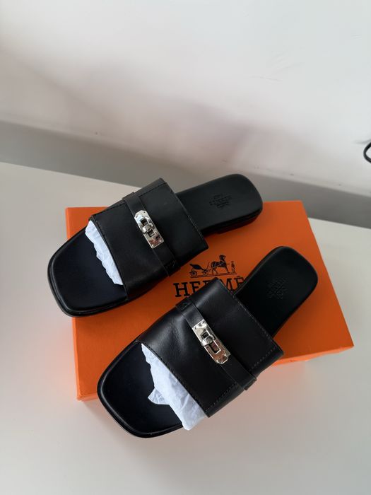 Естествена кожа дамски черни чехли Hermes